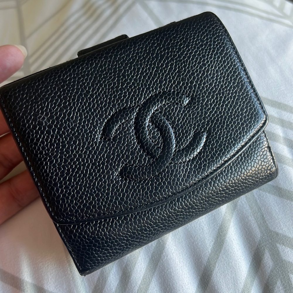Great condition Chanel bifold snap wallet